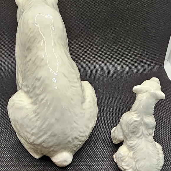 Polar Bears Statues - Picture 2 of 3